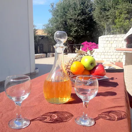 Holiday home Olivetree House *